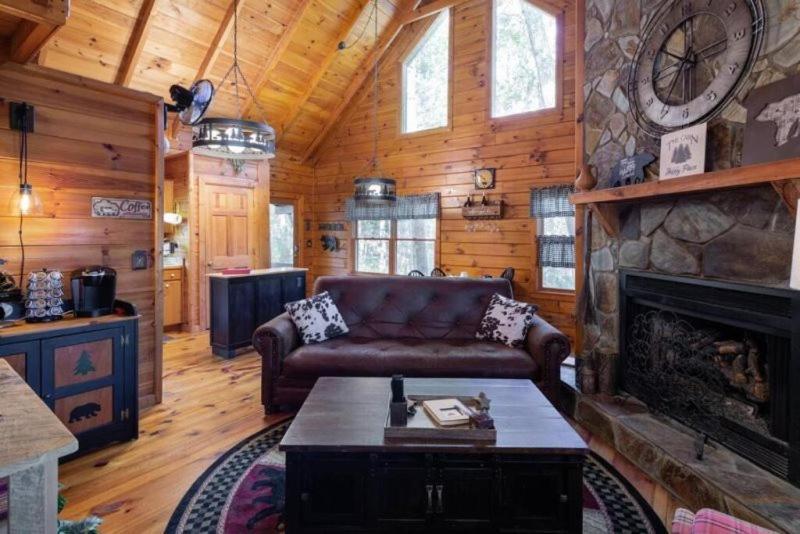 Mountain Time Cabin, Hot Tub, Fire Pit, Fireplace Villa Blue Ridge Exterior photo