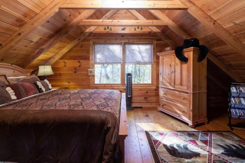 Mountain Time Cabin, Hot Tub, Fire Pit, Fireplace Villa Blue Ridge Exterior photo